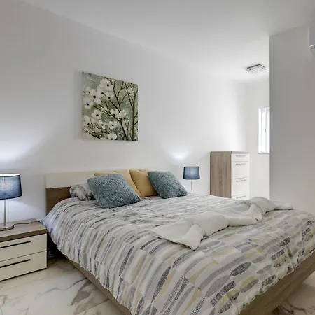 公寓 Spacious And Modern Apartment, Quaint & Walk To It All 斯利马