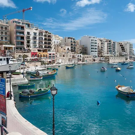 Apartment Spacious And Modern Apartment, Quaint & Walk To It All Sliema