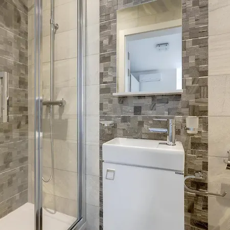 Spacious And Modern Apartment, Quaint & Walk To It All Apartment Sliema